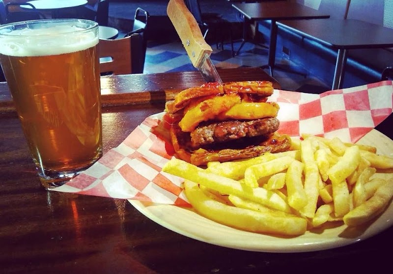 Tip Top Deluxe Bar & Grill photo 2