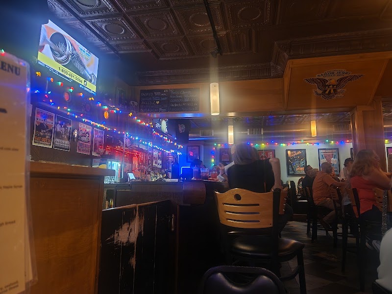 Tip Top Deluxe Bar & Grill photo 5