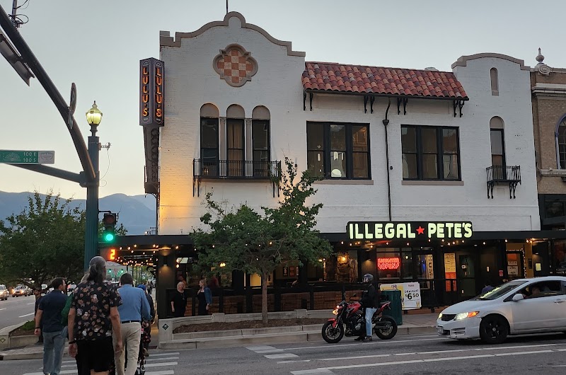 Lulu's Downtown photo 6