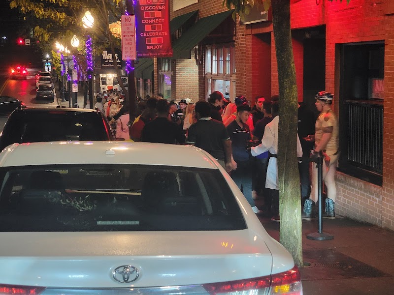 Champs Downtown photo 7