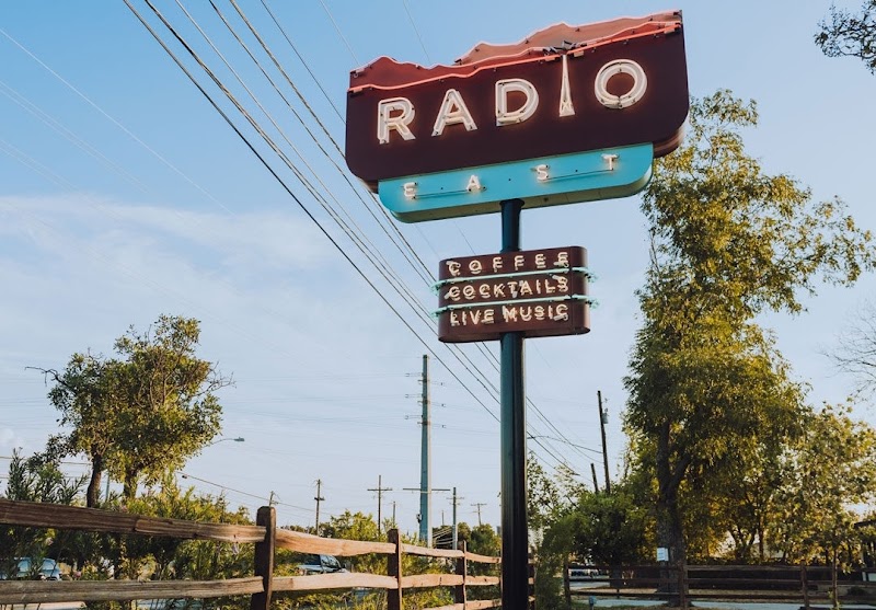 Radio/East photo 6