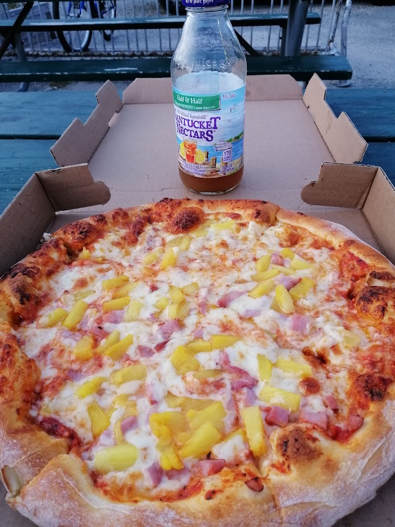 The Muse & Pizza Joint photo 2