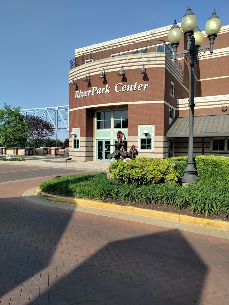 RiverPark Center photo 5