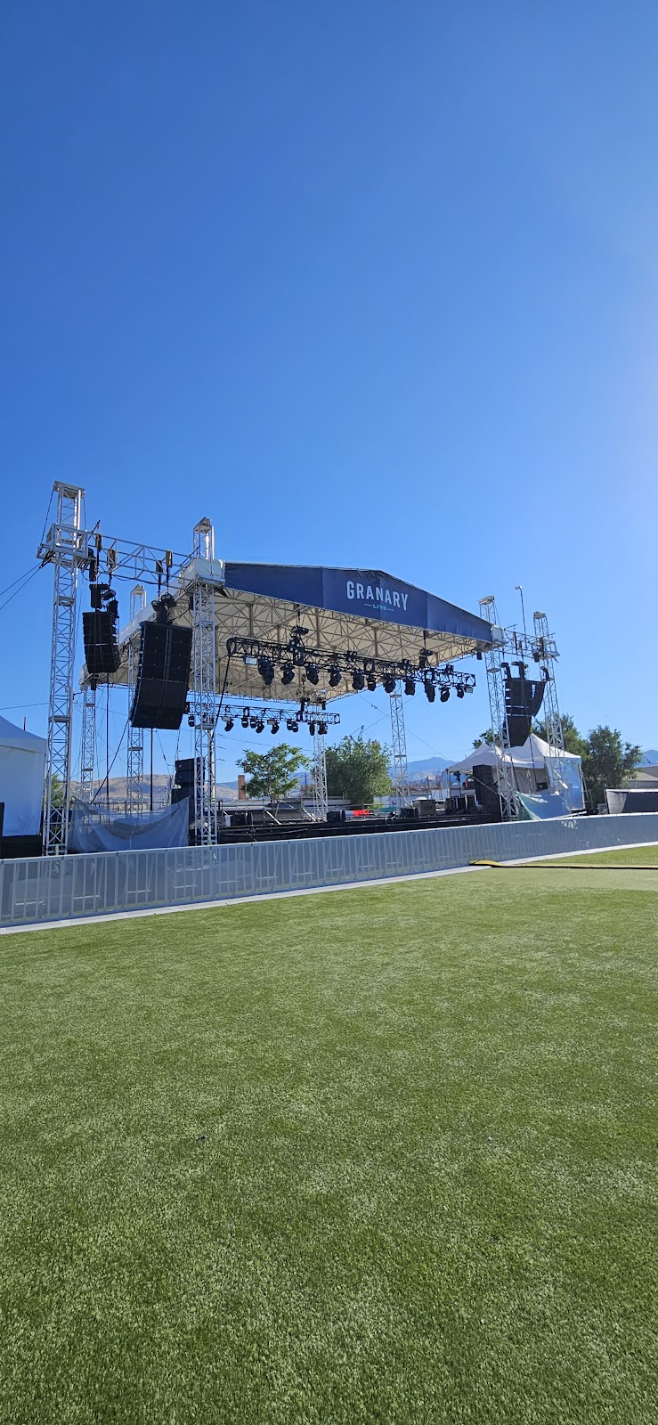 Granary Live photo 3