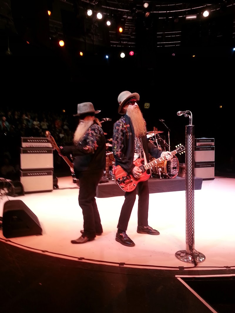 Flagstar at Westbury Music Fair photo 10
