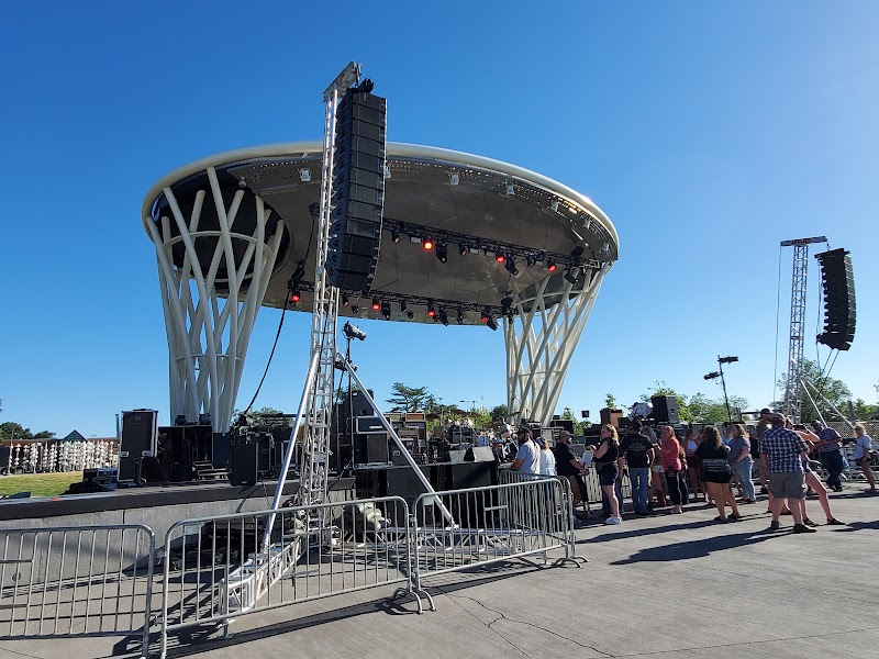 Lauridsen Amphitheater at Water Works Park photo 3