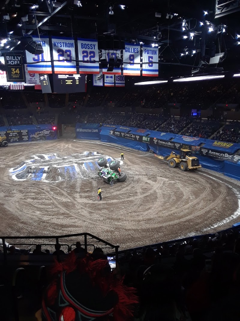 Nassau Veterans Memorial Coliseum photo 3