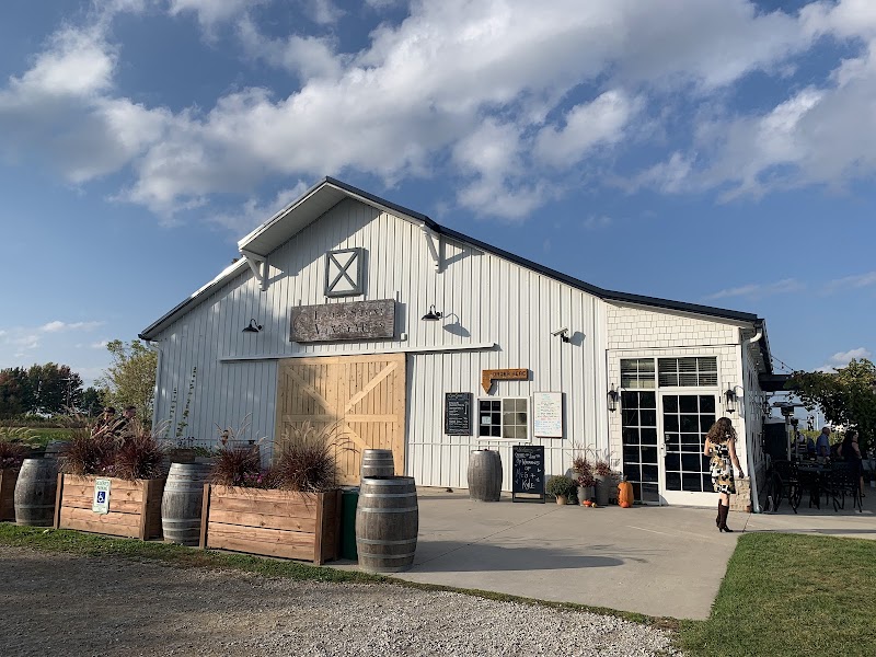 LedgeStone Vineyards photo 2