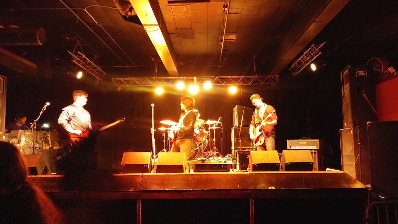 Amos' Southend photo 2