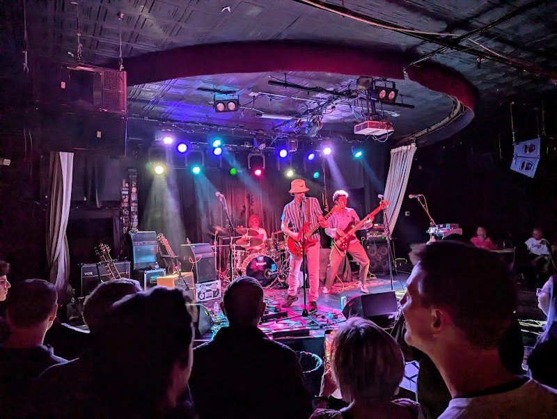 Smith's Olde Bar photo 3