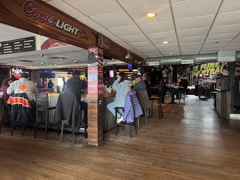 Wally's Pub photo 5