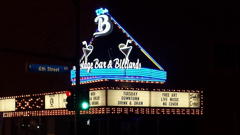 Backstage Bar & Billiards photo 3