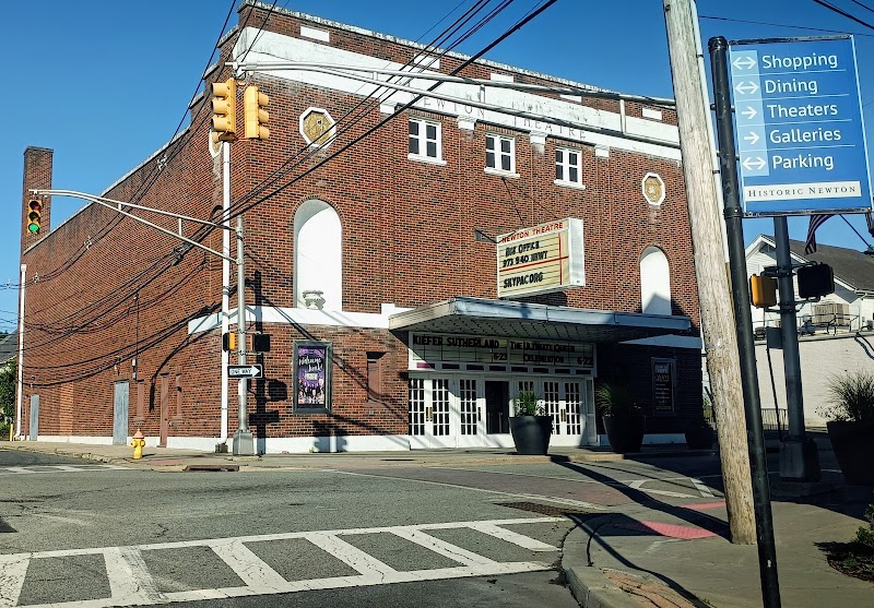 The Newton Theatre photo 2