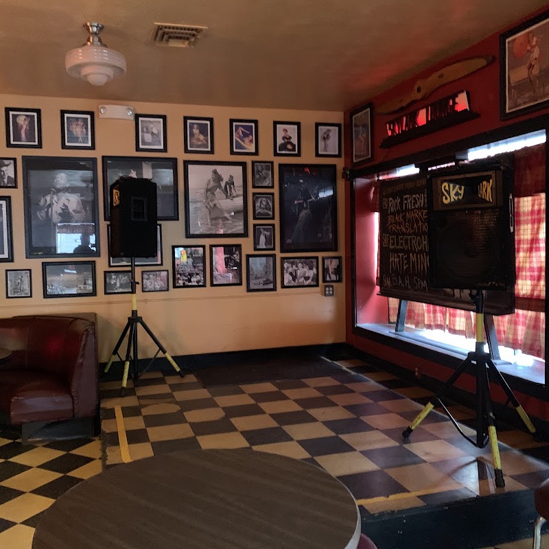 Skylark Lounge photo 3