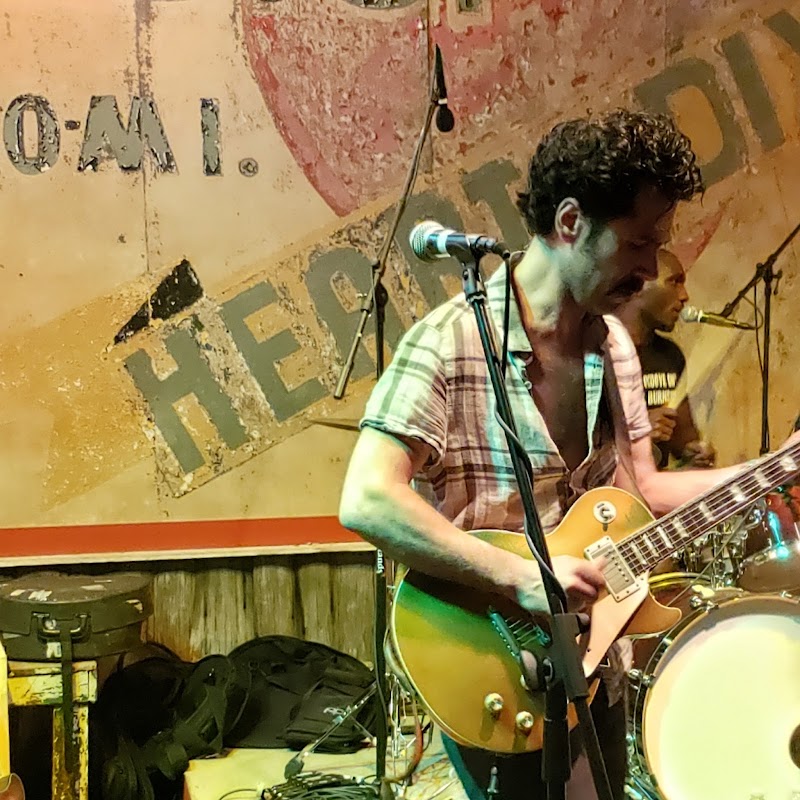 Standard Deluxe photo 7