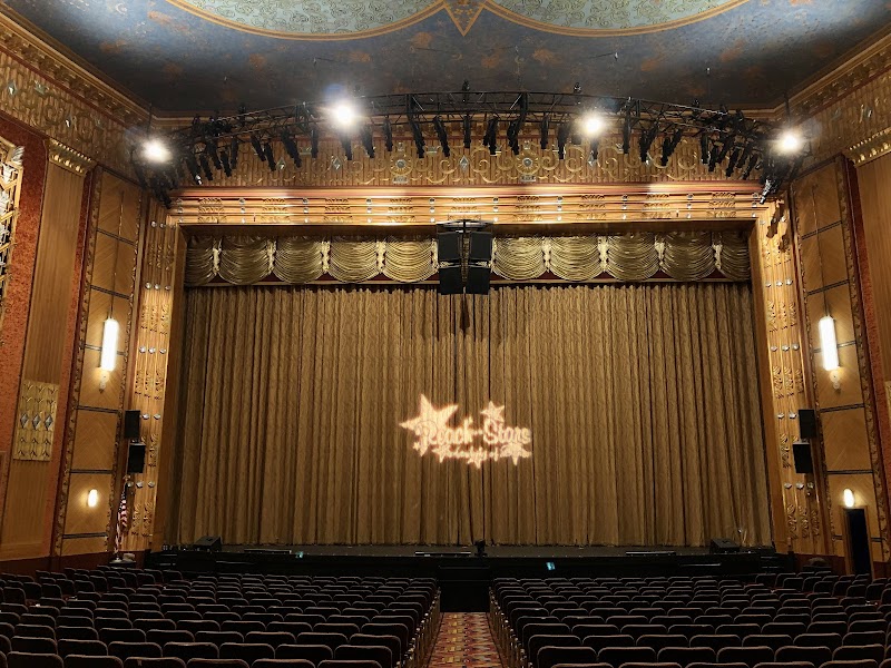 Warner Theatre photo 2