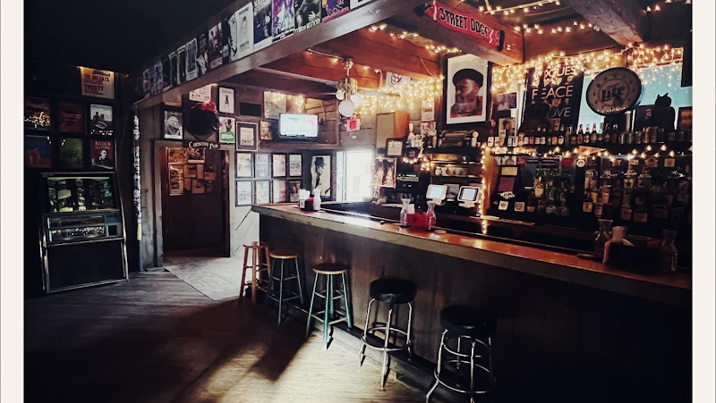 White Water Tavern photo 1