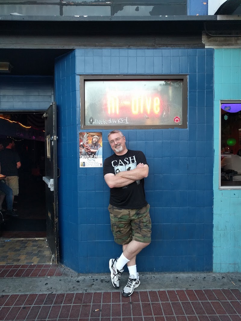 Hi-Dive photo 4