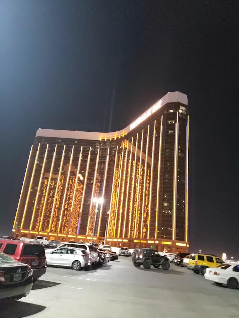 Michelob ULTRA Arena photo 10